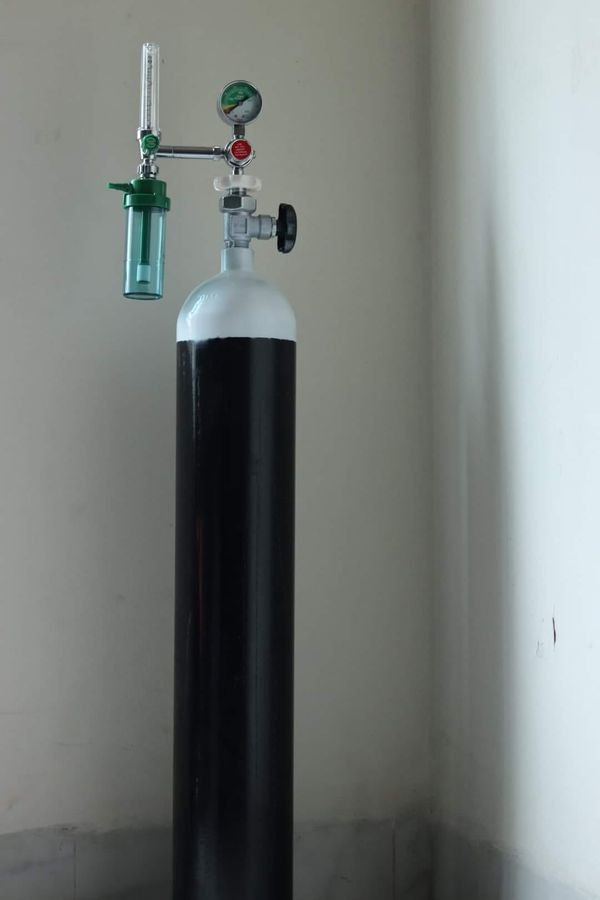 Oxygen Cylinder on Rent Gurgaon — Homely Hands Healthcare